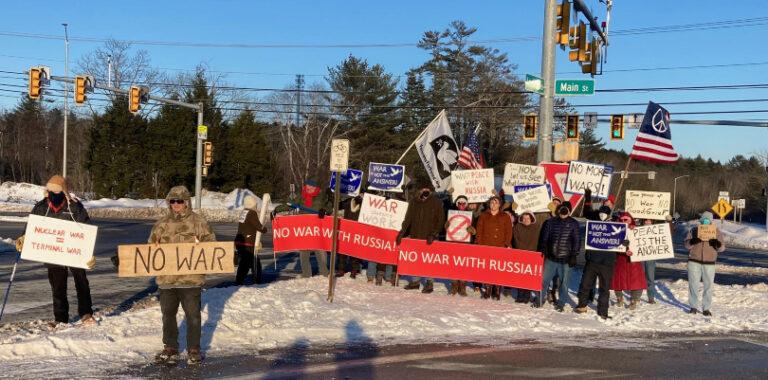 Protest against war with Russia, Topsham, ME, February 2022. Photo: Bob Klotz/ Maine Beacon