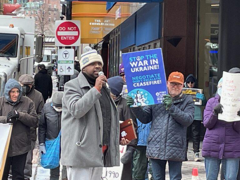 Rev. Vernon Walker addresses Ukraine peace rally, Feb. 24, Boston. Photo: Jackie King/ MAPA