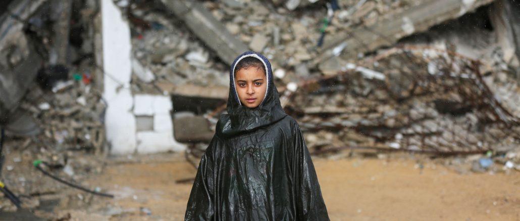 The winter effects on those living in tents in Deir El Balah © November 2025 UNRWA photo