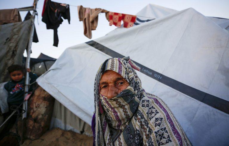 Palestinians living in displacement camps in central Gaza Strip continue their daily lives in harsh conditions amid the tents © December 2025 UNRWA photo