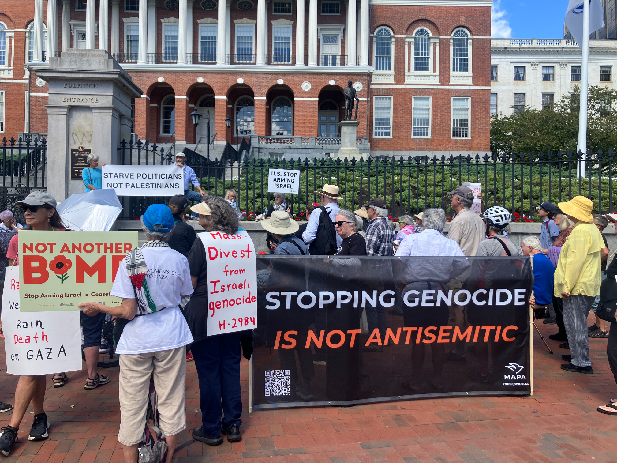 MAPA supporters organizing outside the Massachusetts State House